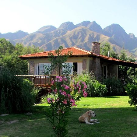 Cabanas Terrazas De Cacheuta Hotel เมนโดซา ภายนอก รูปภาพ