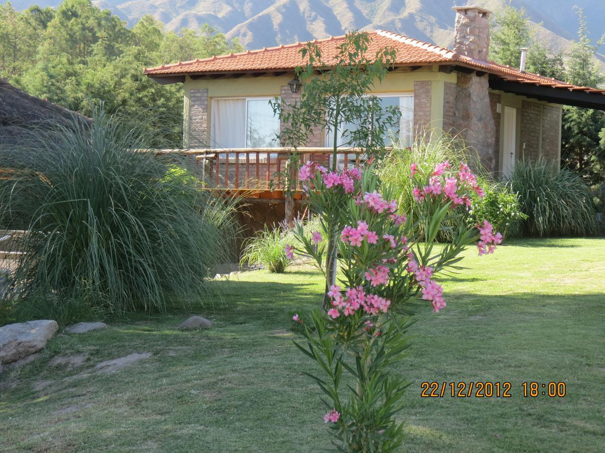 Cabanas Terrazas De Cacheuta Hotel เมนโดซา ภายนอก รูปภาพ